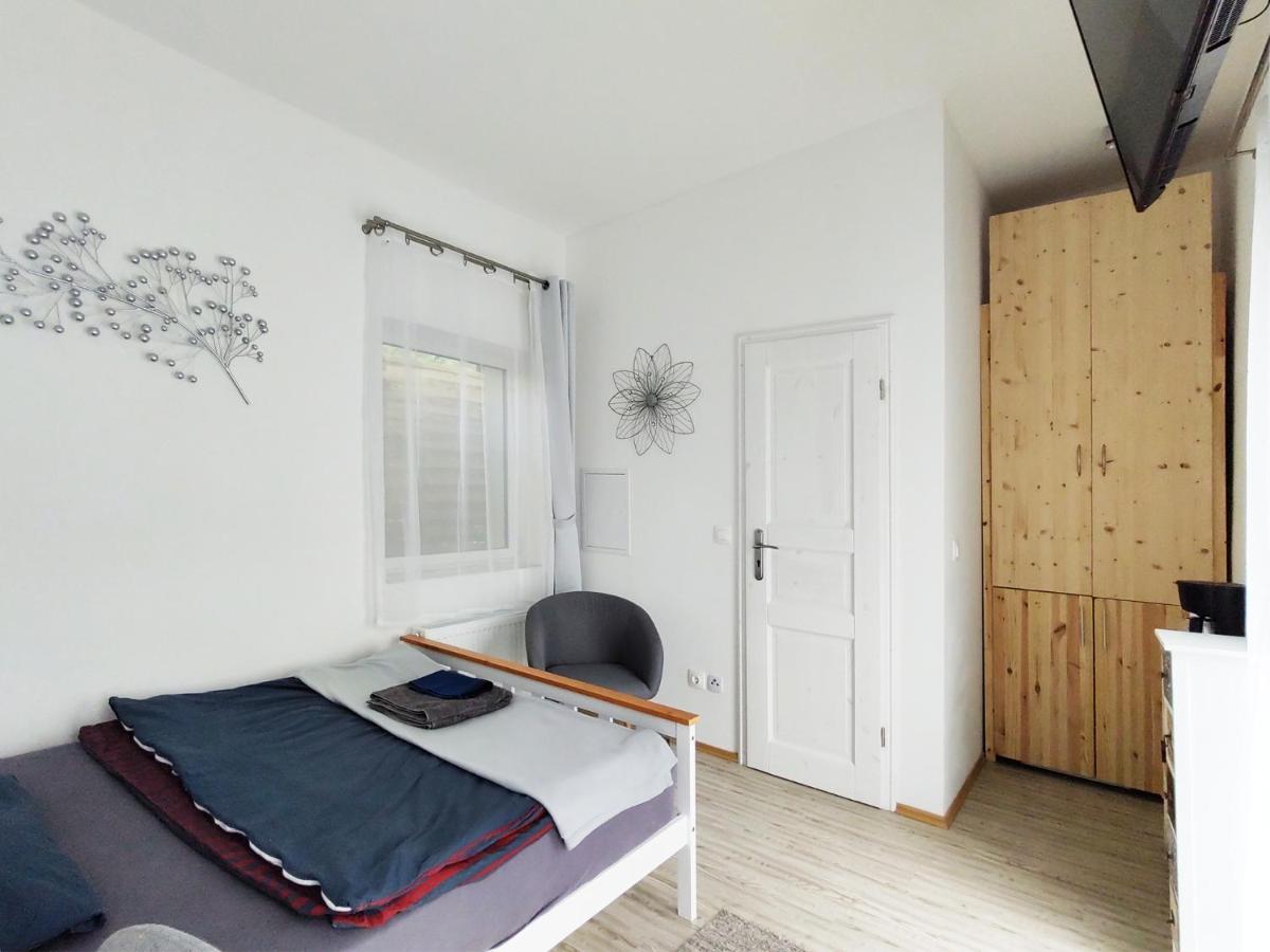 Kolonie Rontgental Schwanenburg Apartments מראה חיצוני תמונה