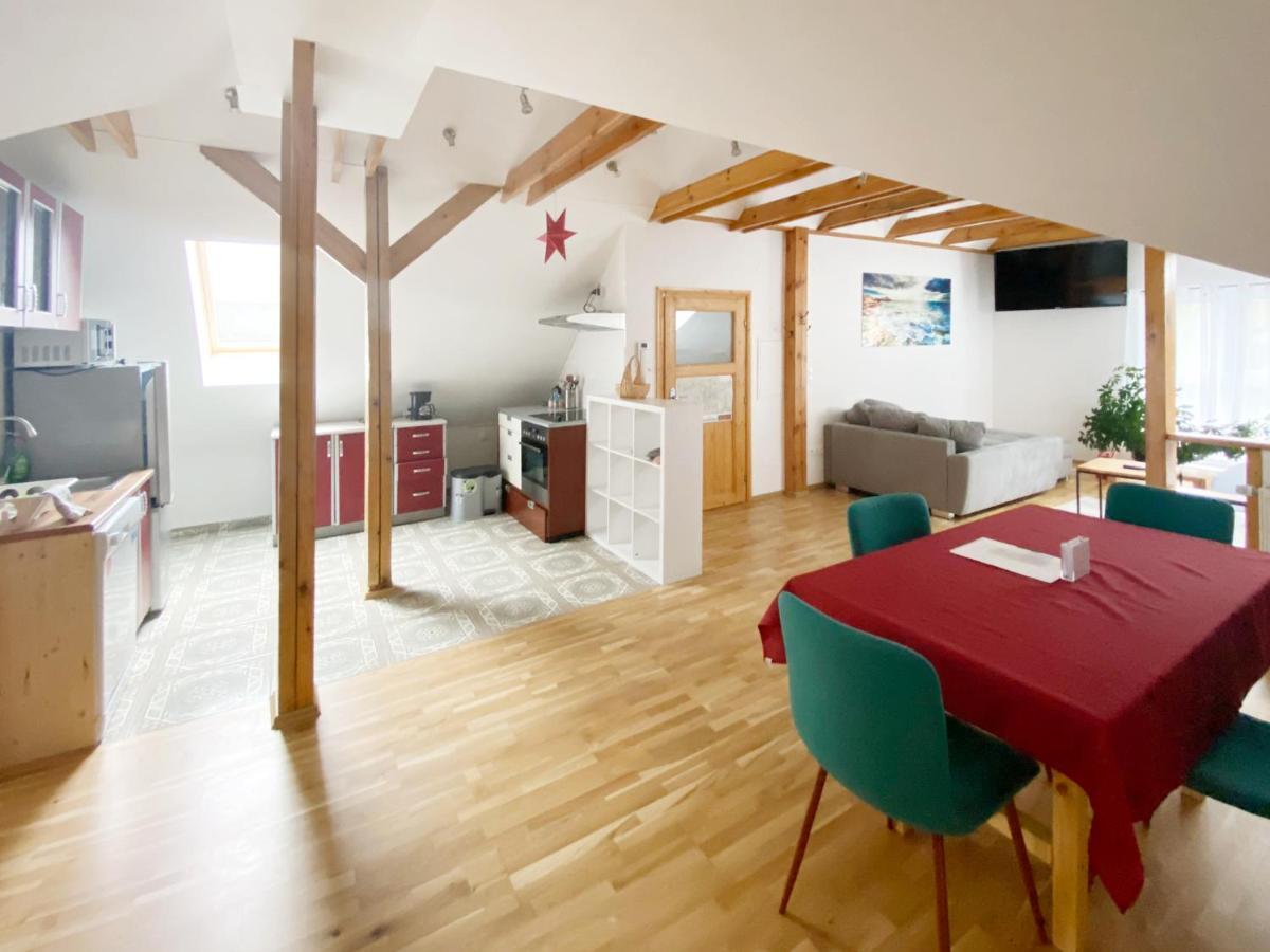 Kolonie Rontgental Schwanenburg Apartments מראה חיצוני תמונה