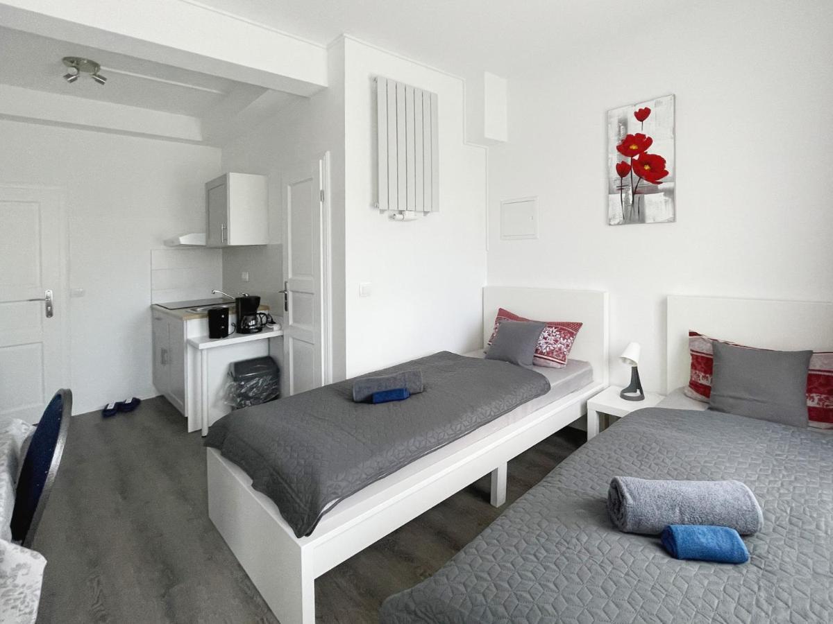 Kolonie Rontgental Schwanenburg Apartments מראה חיצוני תמונה
