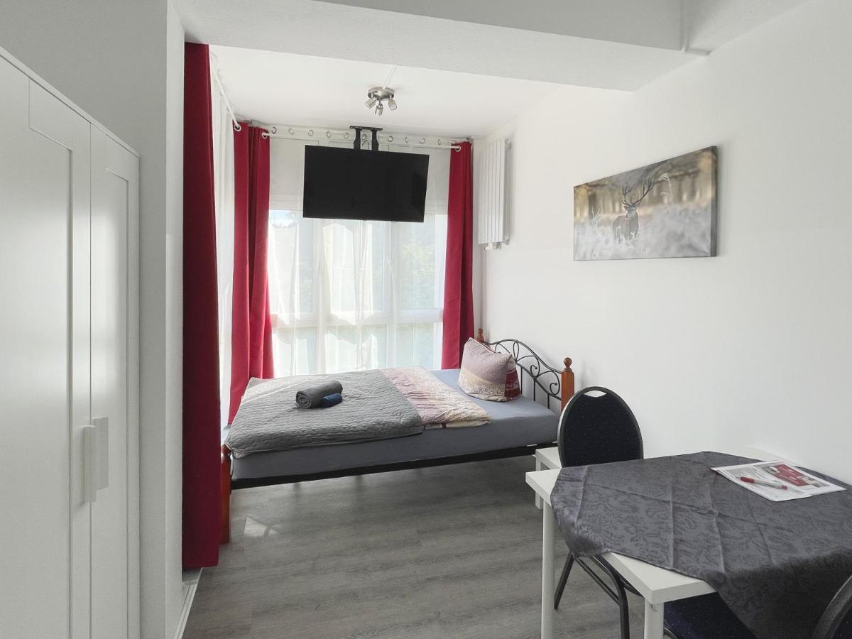Kolonie Rontgental Schwanenburg Apartments מראה חיצוני תמונה