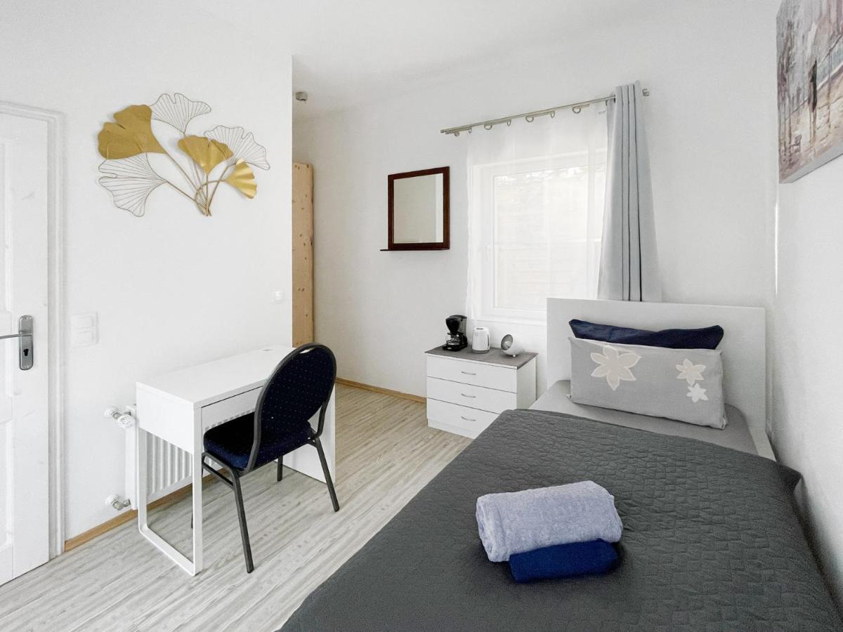Kolonie Rontgental Schwanenburg Apartments מראה חיצוני תמונה