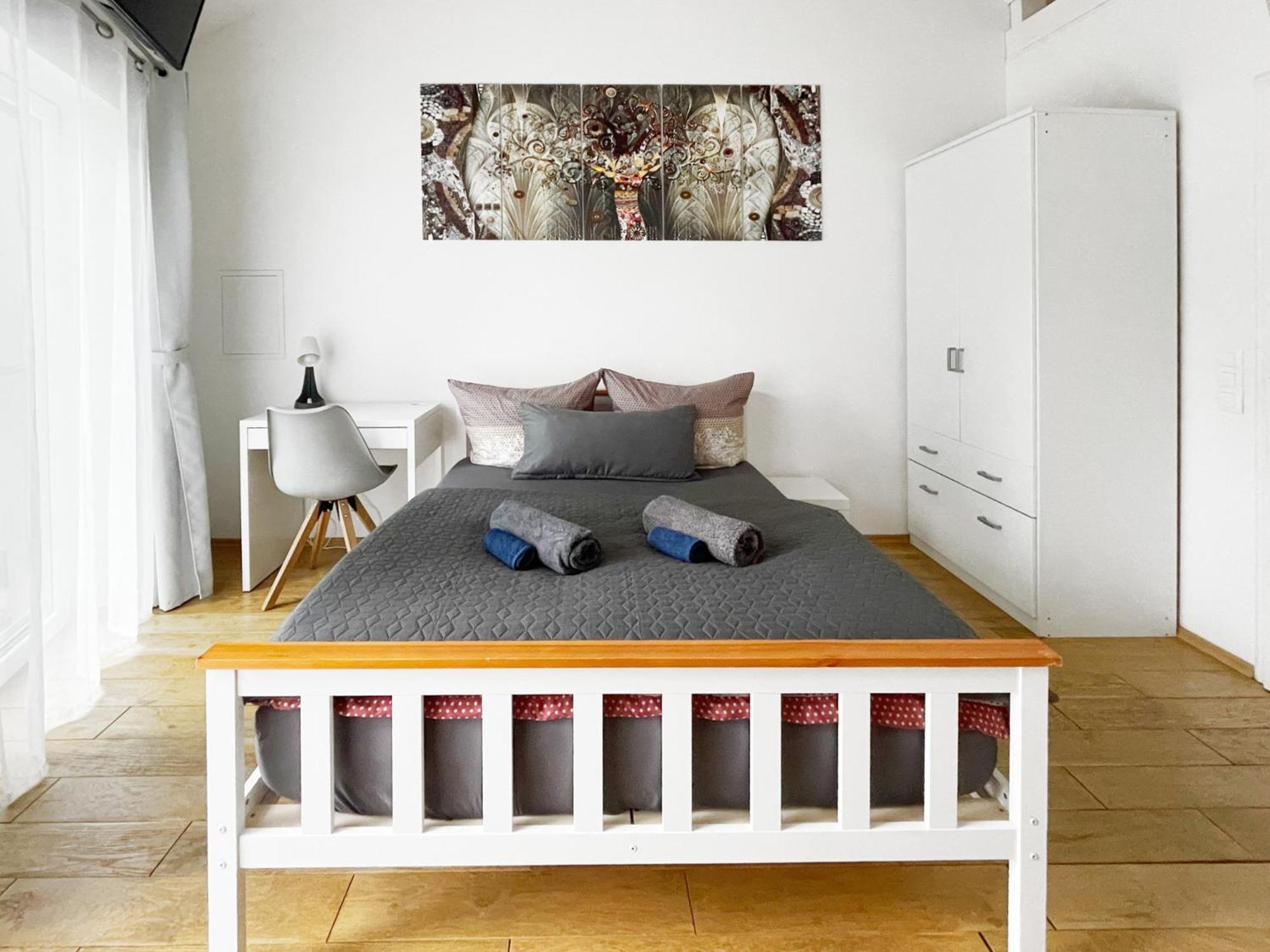 Kolonie Rontgental Schwanenburg Apartments מראה חיצוני תמונה